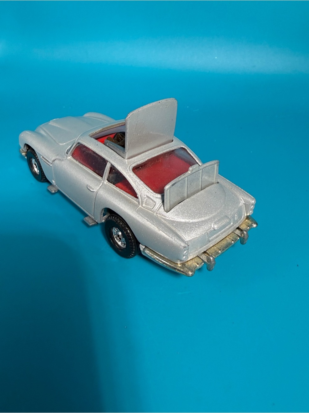 Corgi Toys James Bond 007 Silver Aston Martin - Picture 11 of 11